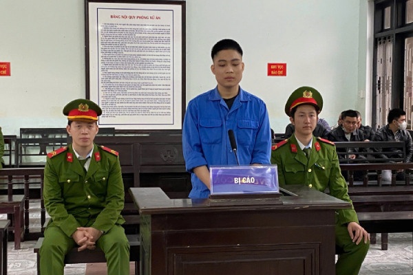 Giau nua kg ma tuy trong tui mat ong tinh nghe den, linh an 16 nam tu hinh anh