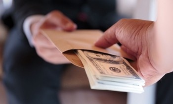 Tim nguoi lien quan den vu dua hoi lo va nhan hoi lo tai Ninh Binh hinh anh