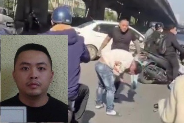 Tam giu tai xe oto danh nguoi sau va cham giao thong hinh anh