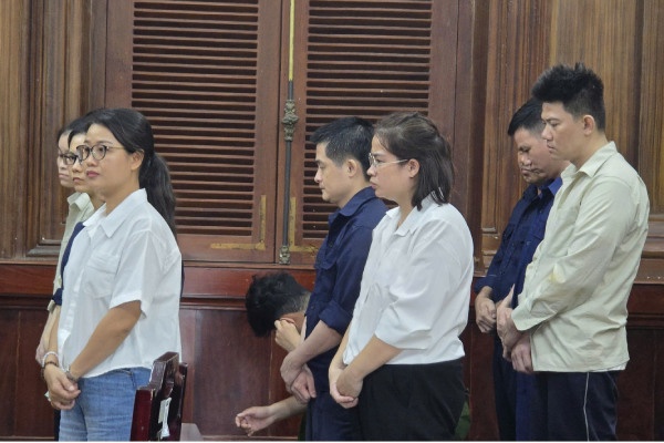 Tham phan TAND TP.HCM thong tin hieu truong Truong Mastco tron truy na hinh anh