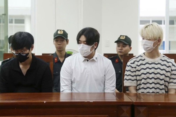 Bat nhom nguoi Han Quoc dieu hanh duong day lua dao tinh cam qua mang hinh anh