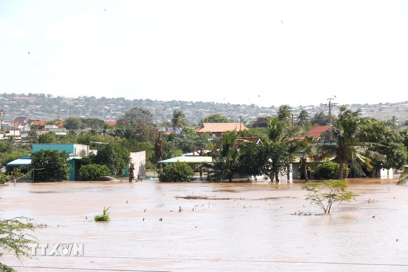 Nguy co lu quet,  sat lo dat anh 1