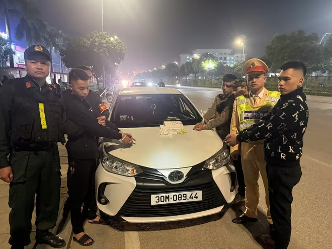 Bat nhom thanh nien,  di oto,  mang so luong lon,  Ketamine anh 1