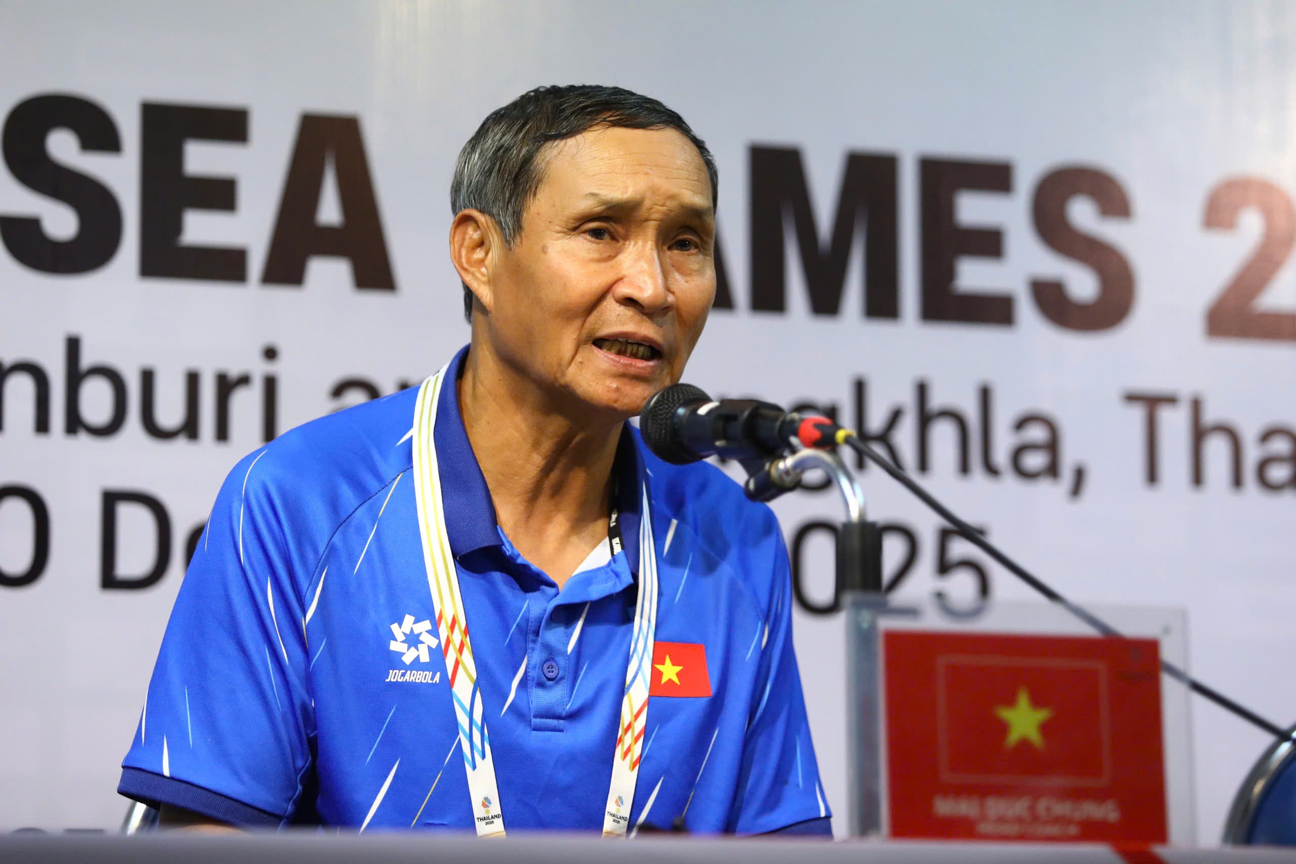 HLV Mai Duc Chung noi gi sau khi tuyen nu Viet Nam thang 7 ban? hinh anh