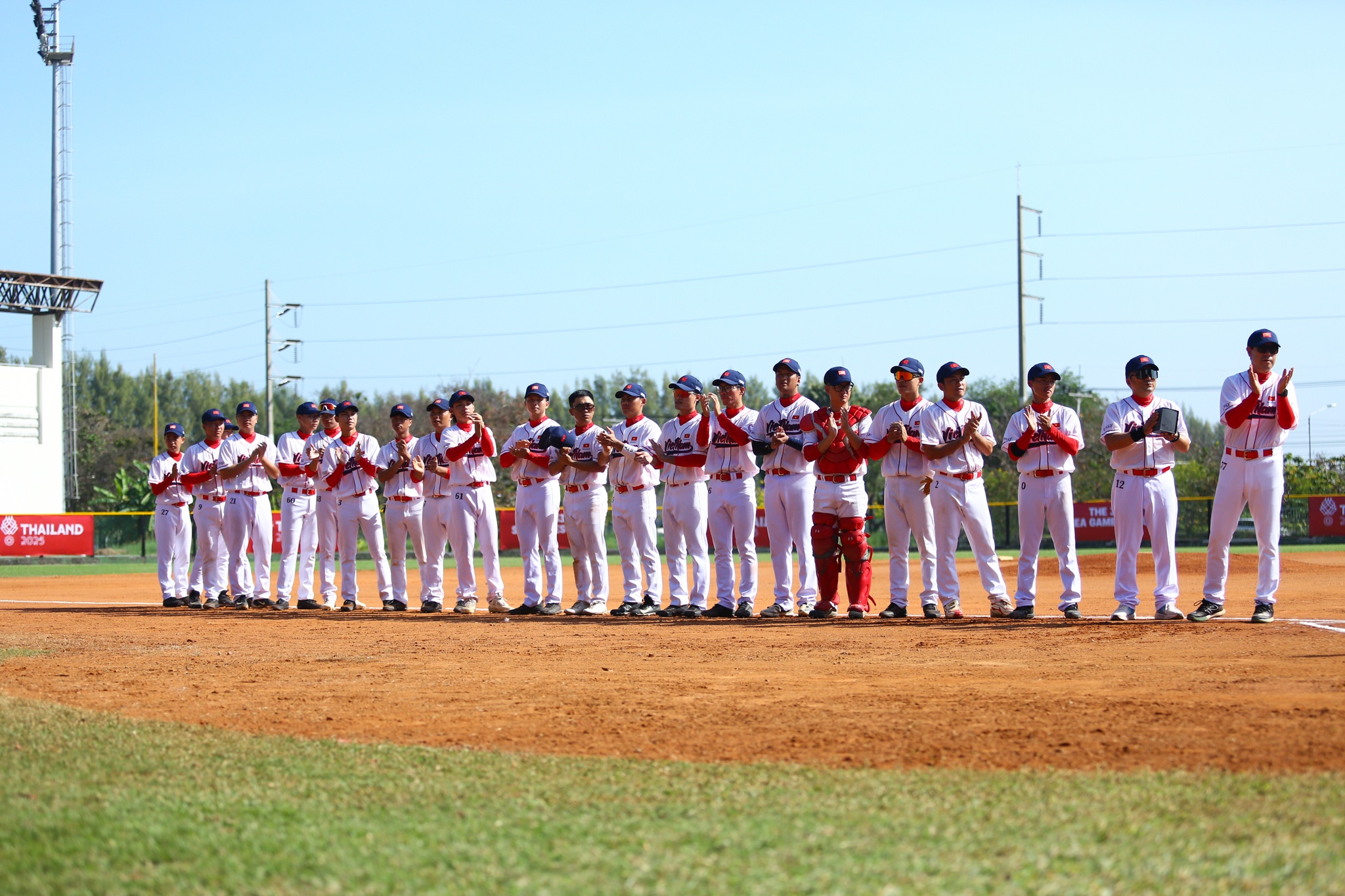 Baseboll SEA Games 33 foto 1 Bong chay SEA Games 33 anh 1
