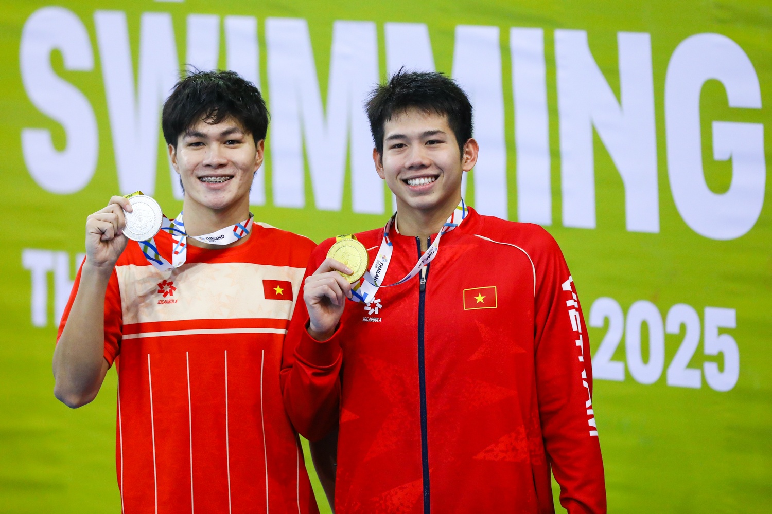 Em trai Anh Vien chan dung ky tich phi thuong cua dong doi hinh anh