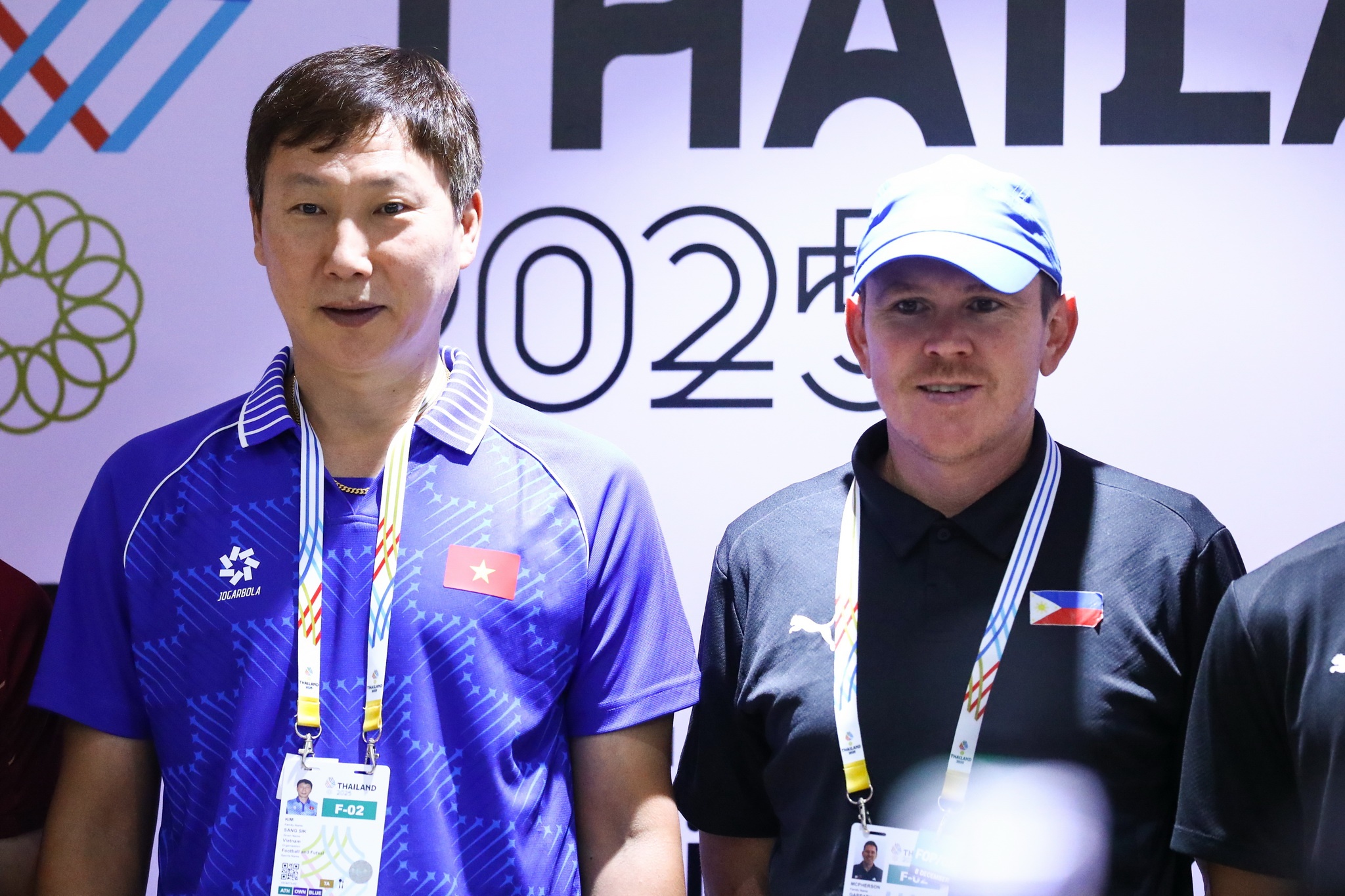 Phan ung cua HLV Philippines sau khi thua U22 Viet Nam hinh anh