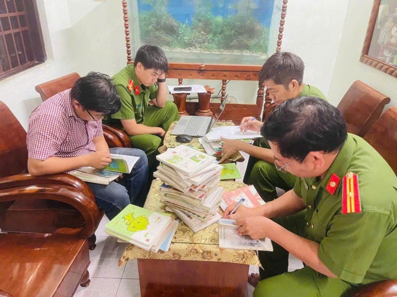 Tham o,  hon 7, 3 ty,  Ca do bong da,  xang dau Song Hinh,  Cua hang Song Hinh anh 2