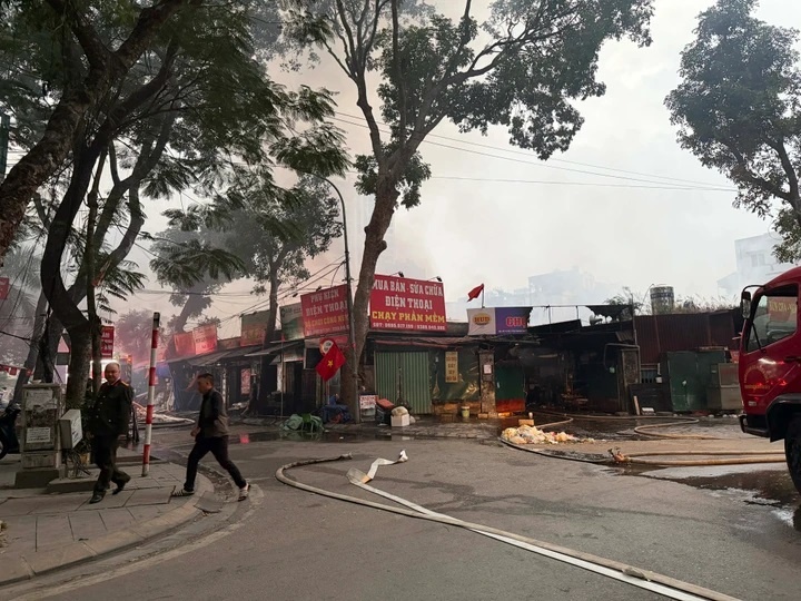 Chay Cho Xanh Ha Noi anh 4