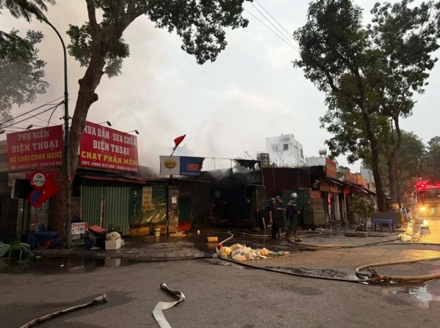 Chay Cho Xanh Ha Noi anh 5