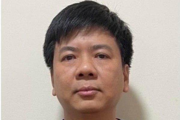 Shark Thuy bi truy to o khung hinh phat len den tu chung than hinh anh