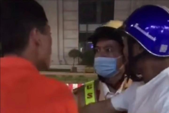 Bat giu doi tuong dam CSGT Bac Ninh khi bi kiem tra nong do con hinh anh