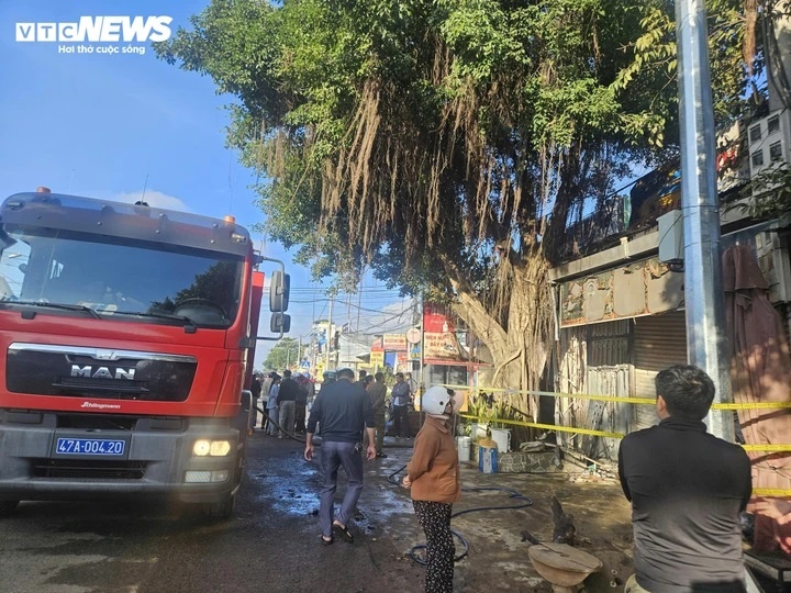 Chay nha 4 nguoi chet anh 6