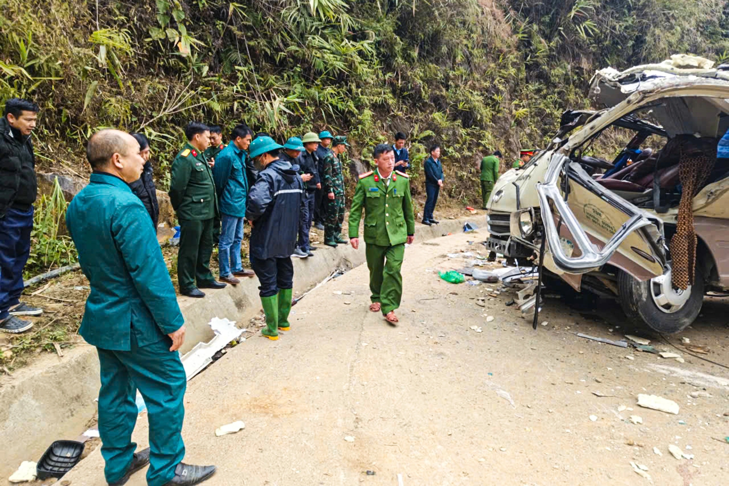 Lat xe tu thien anh 6