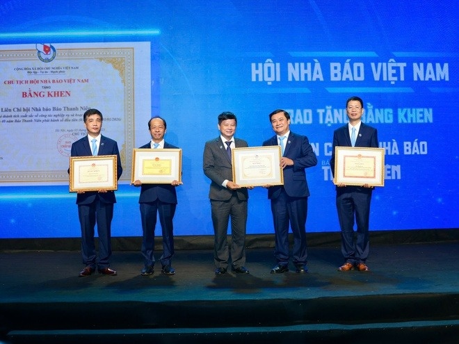 Bao Thanh Nien anh 9