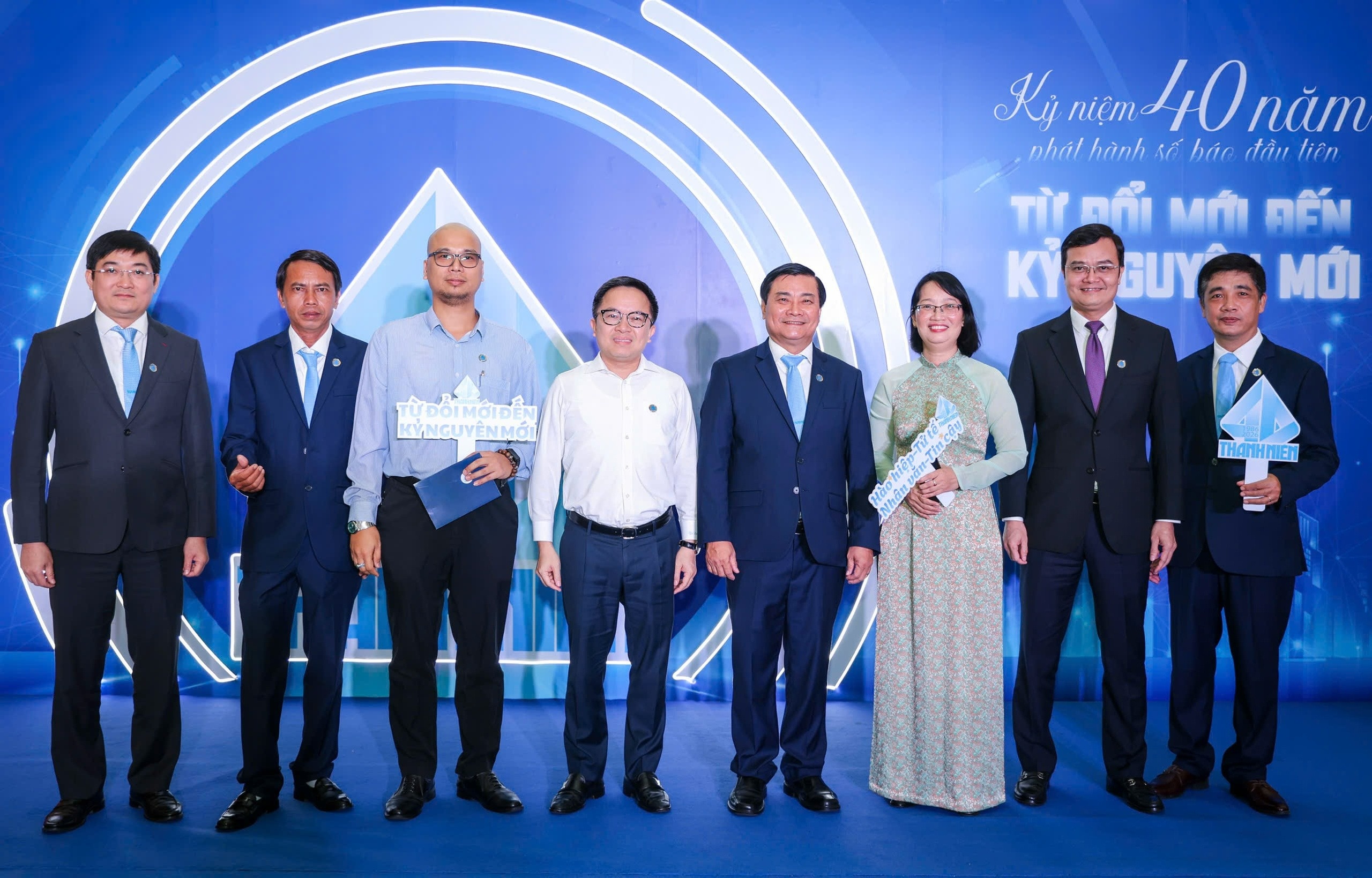 Bao Thanh Nien anh 1