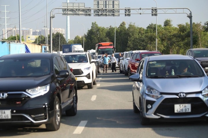 Ket xe cua ngo TP.HCM anh 5