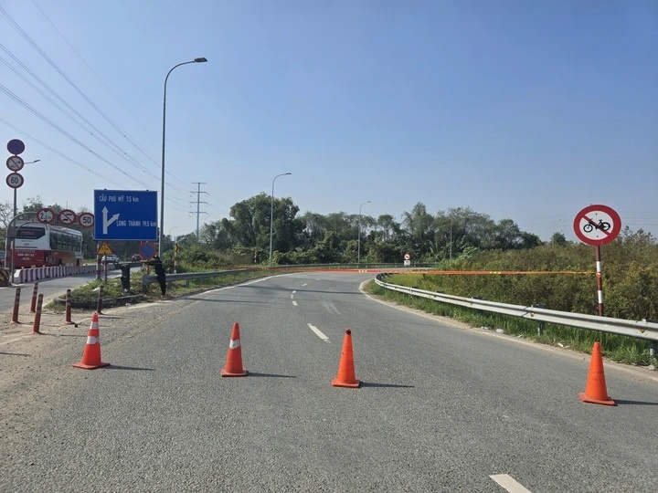 Ket xe cua ngo TP.HCM anh 8