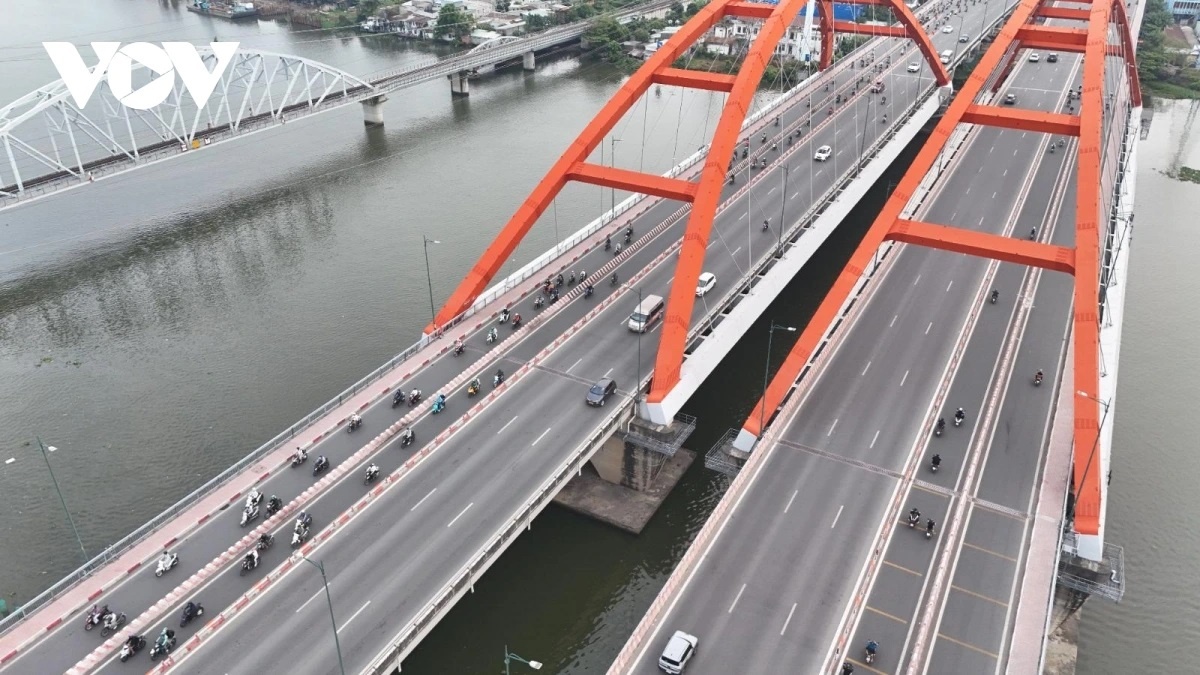 Giao thong TP.HCM nghi le anh 1