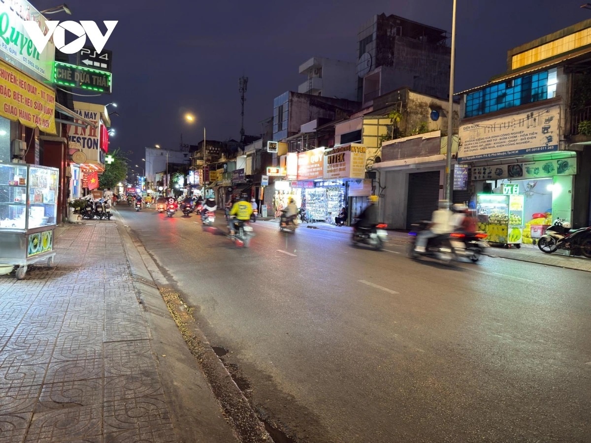 Giao thong TP.HCM nghi le anh 7