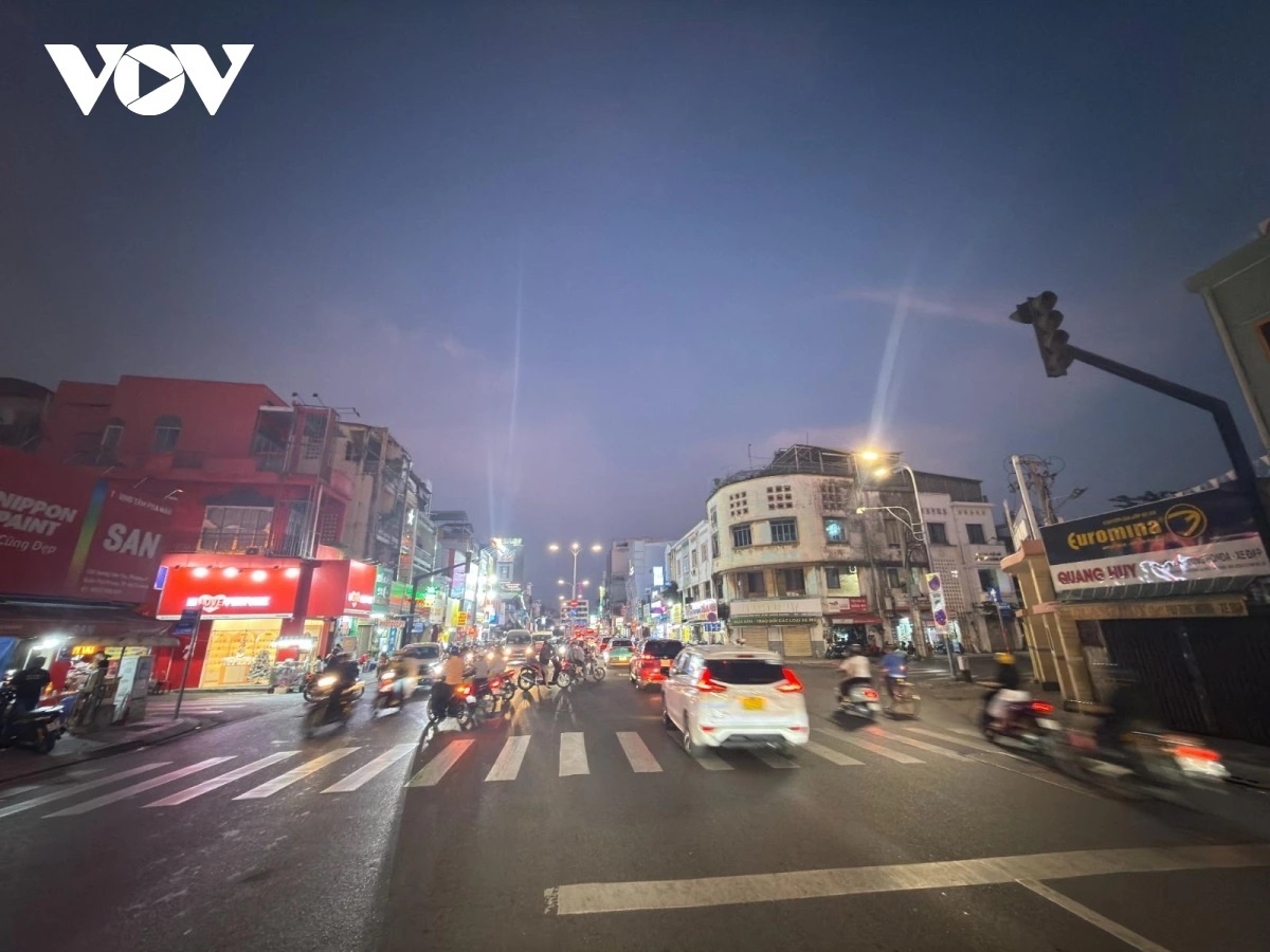 Giao thong TP.HCM nghi le anh 8