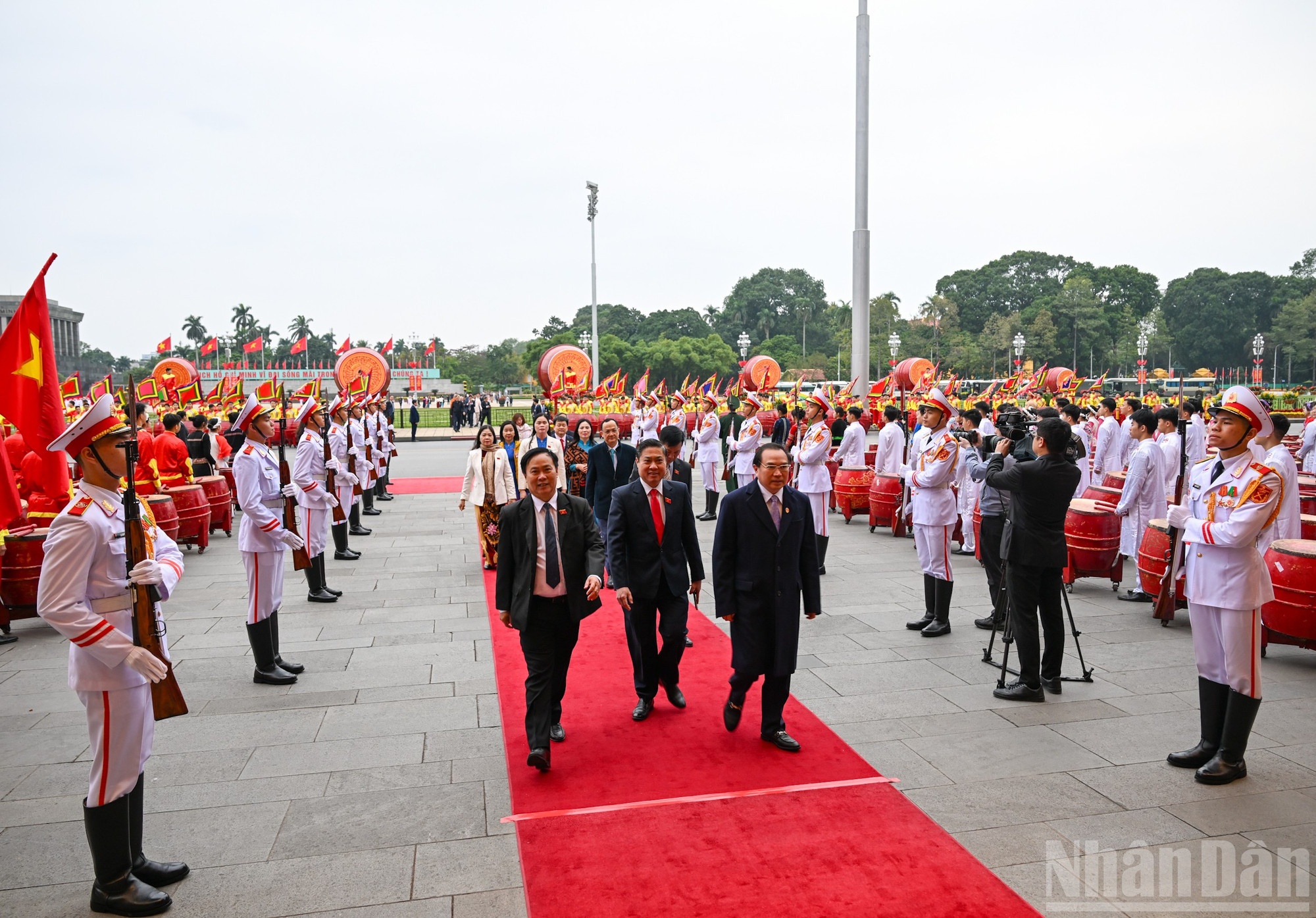 80 nam Quoc hoi anh 6