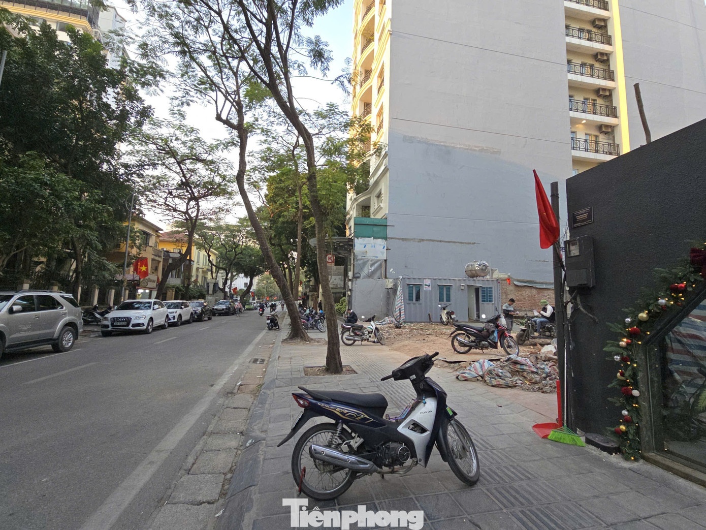 Pha biet thu Hang Chuoi anh 2