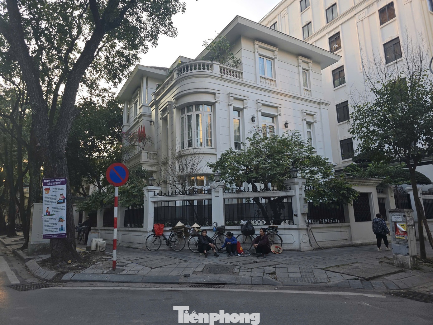 Pha biet thu Hang Chuoi anh 8