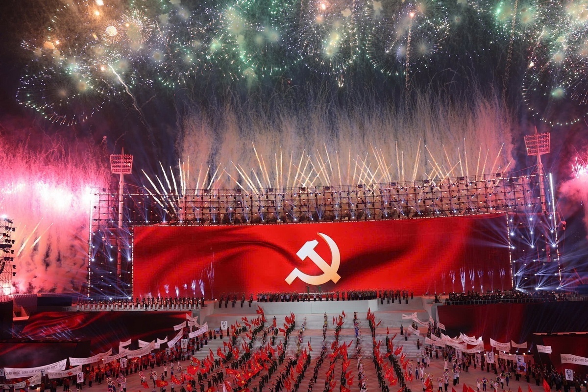 Vung buoc duoi co Dang hinh anh