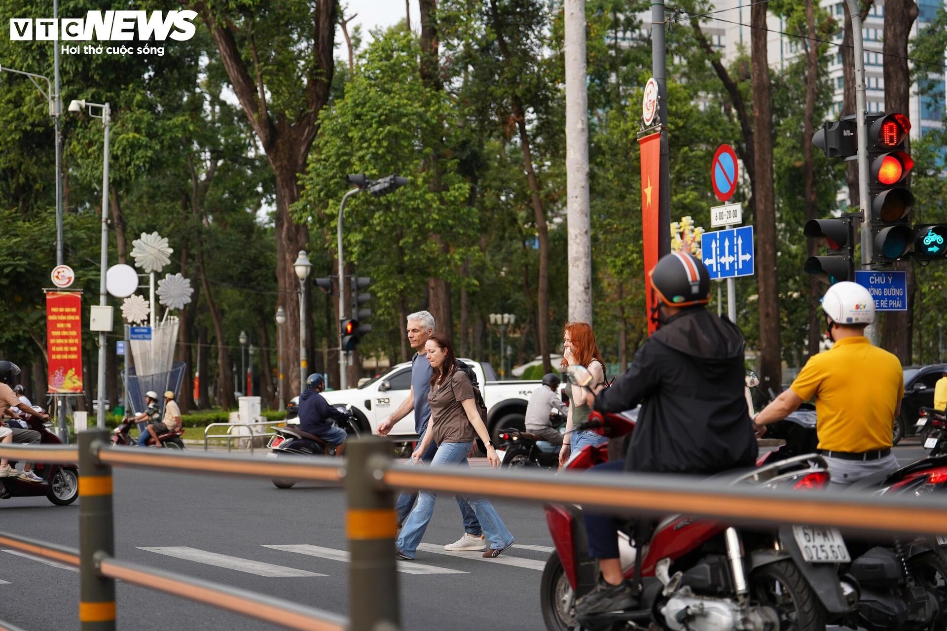 Giao thong TP.HCM anh 13