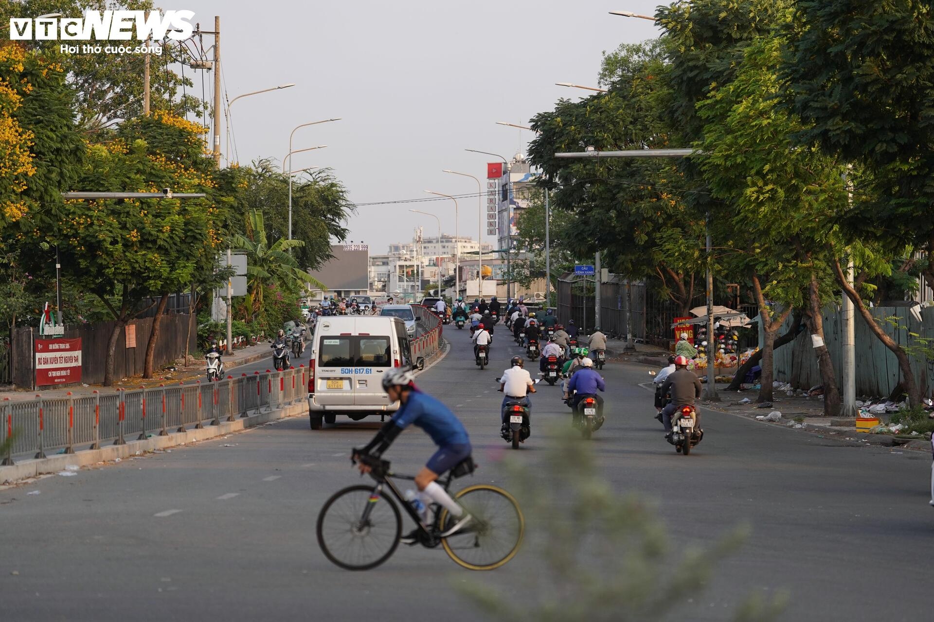 Giao thong TP.HCM anh 3