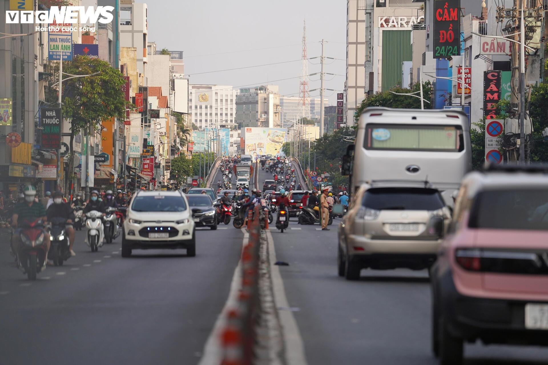 Giao thong TP.HCM anh 5