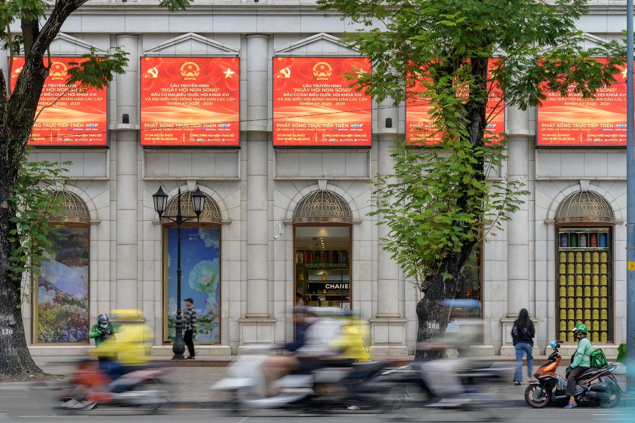 Cu tri ca nuoc di bau cu hinh anh