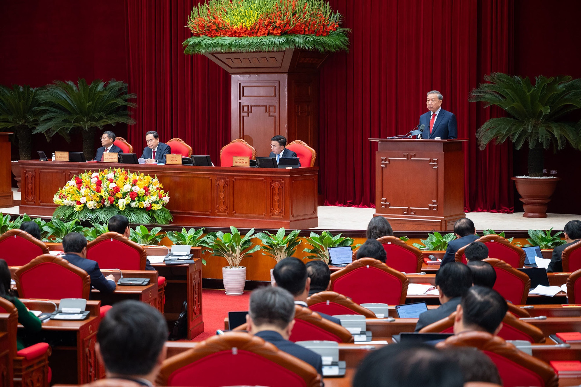 Hoi nghi Trung uong anh 2
