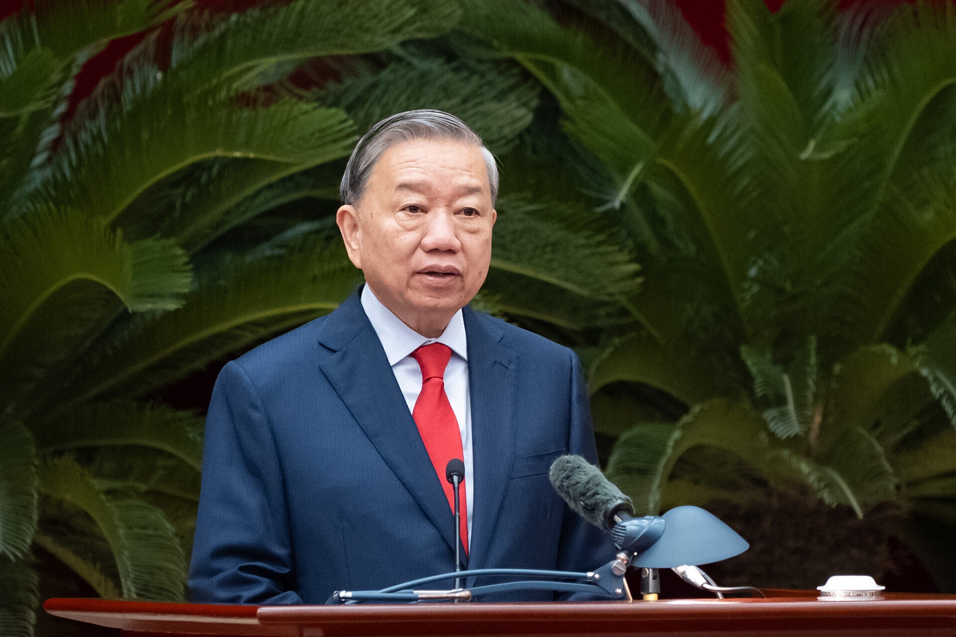 Hoi nghi Trung uong anh 9