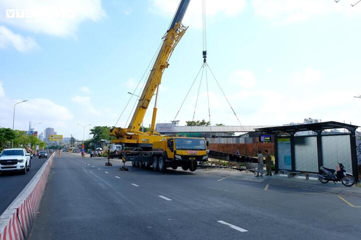 Tam thep 10 tan anh 10