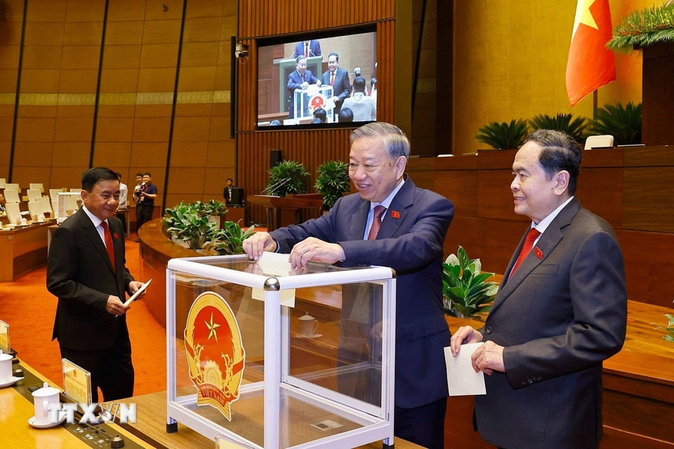 Chu tich Quoc hoi anh 1