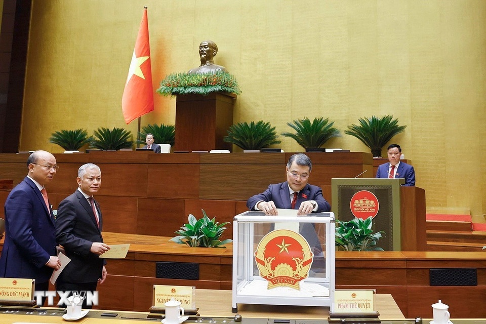 Chu tich Quoc hoi anh 4