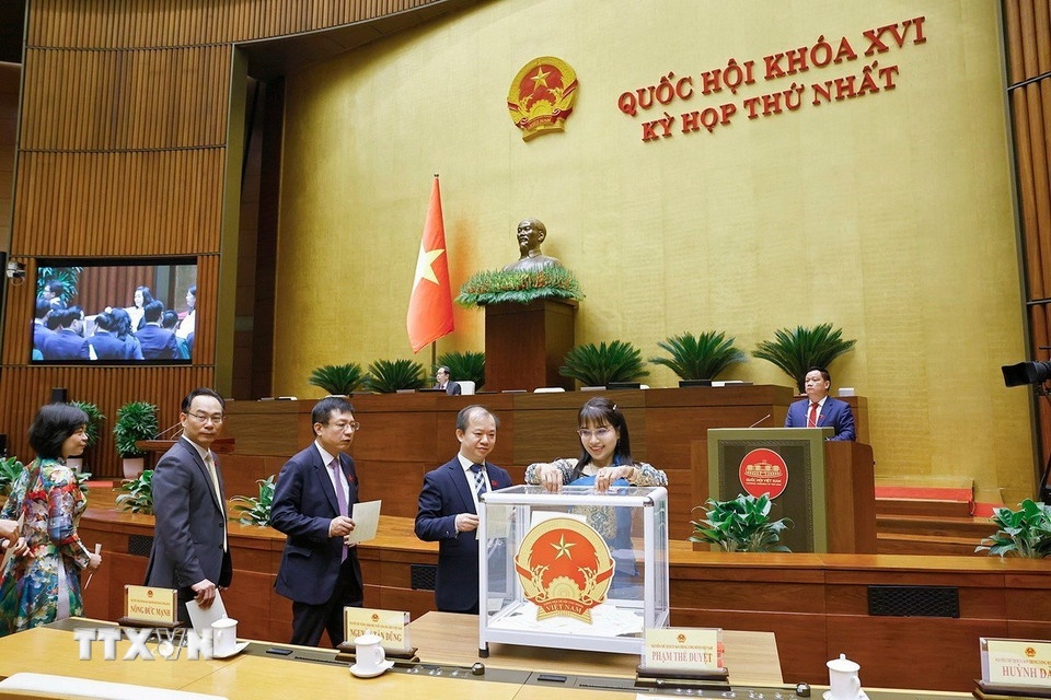 Chu tich Quoc hoi anh 5