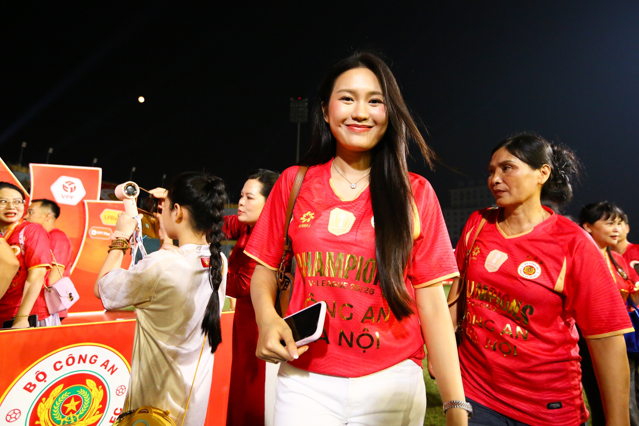 Hai My Van Hau anh 4