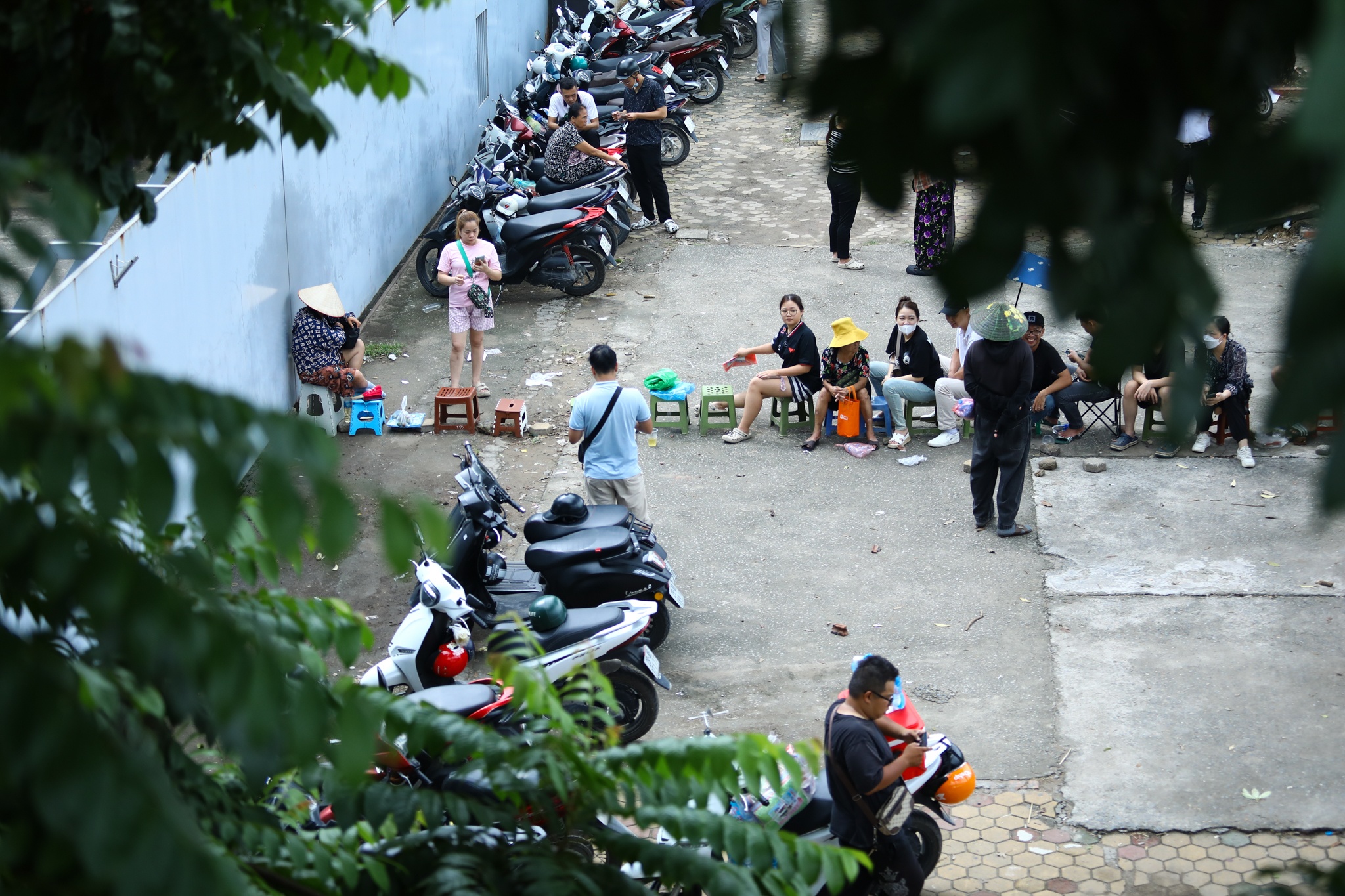 Mua v&eacute; tuyển Việt Nam ảnh 2