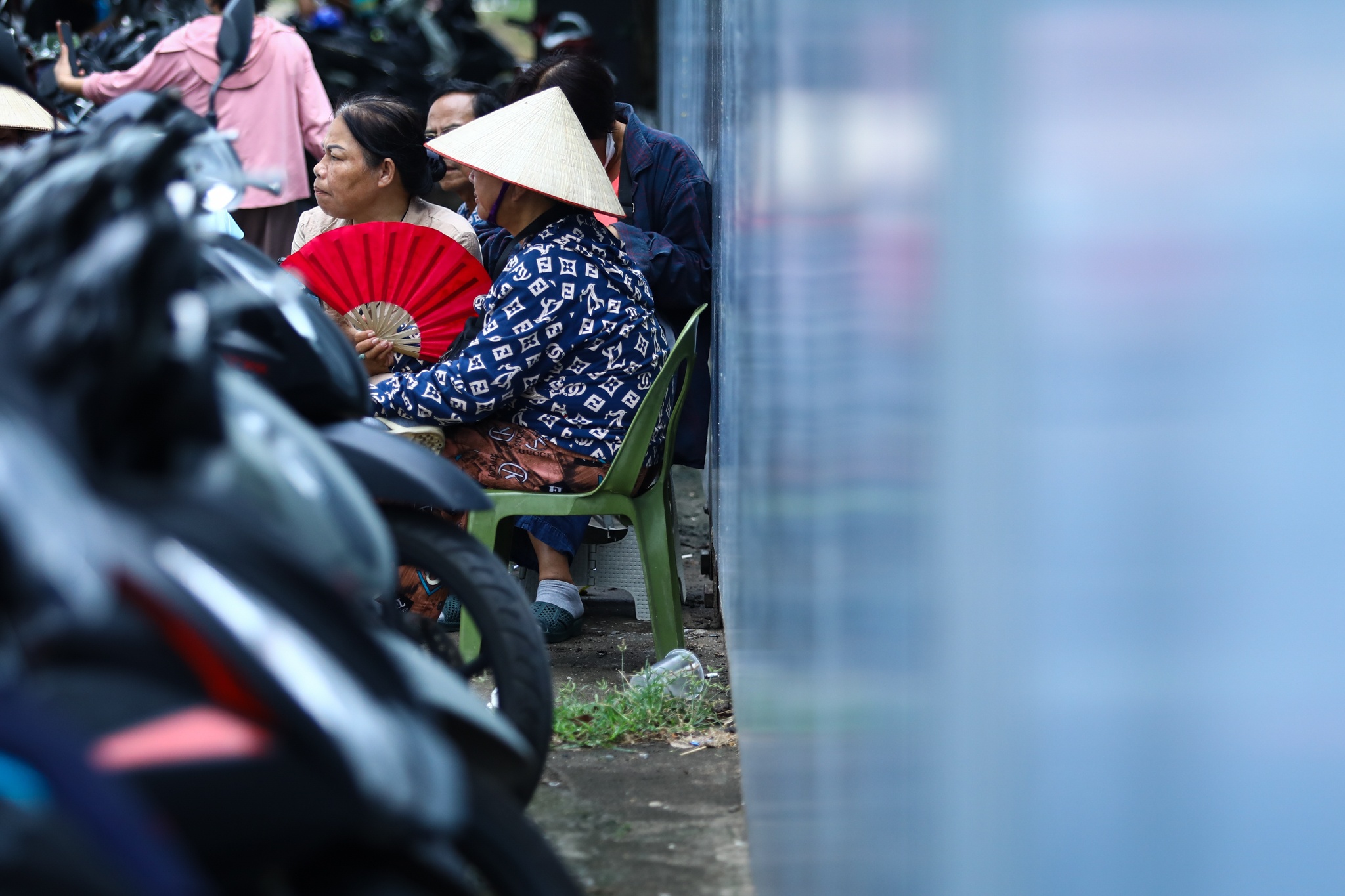 Mua v&eacute; tuyển Việt Nam ảnh 3