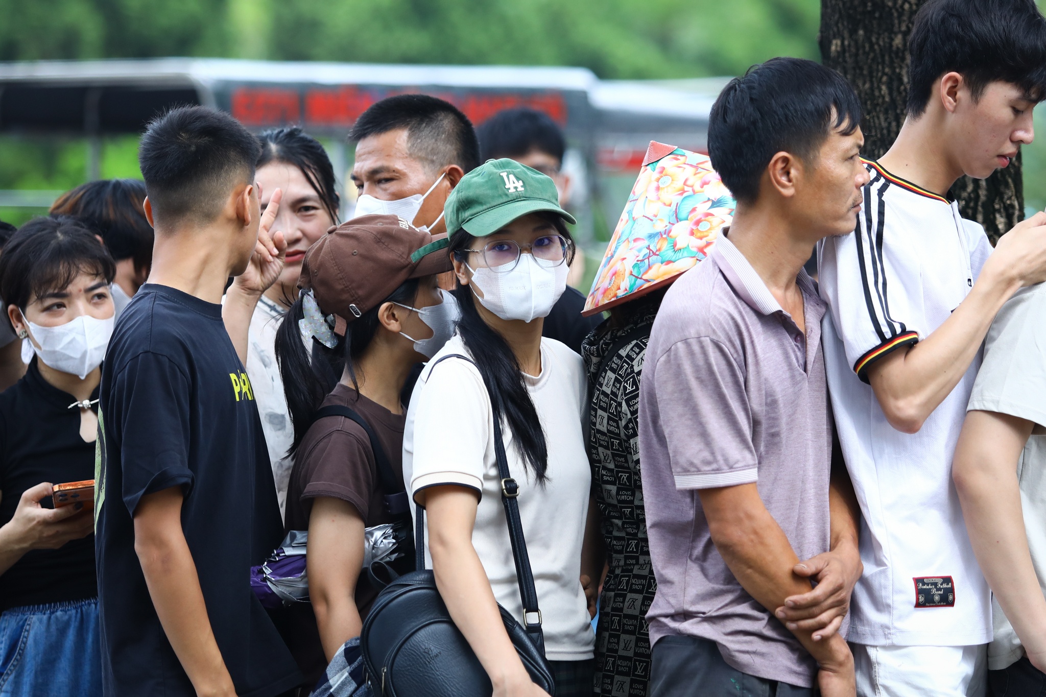 Mua v&eacute; tuyển Việt Nam ảnh 8