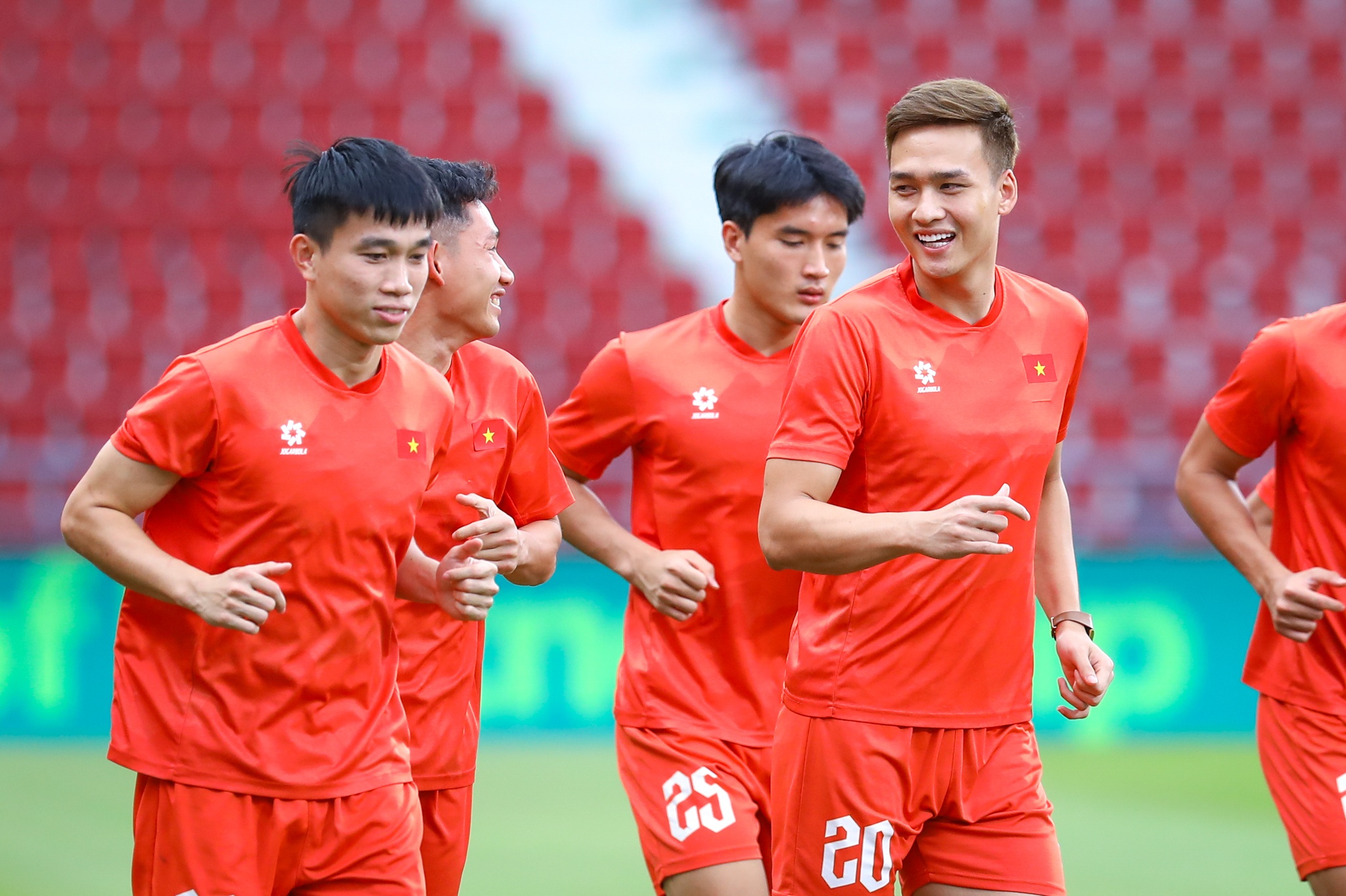 Tuyển Việt Nam Th&aacute;i Lan ảnh 2