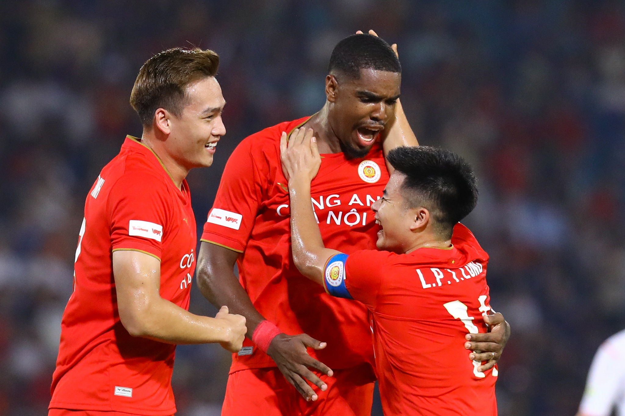 L&ecirc; Giang Patrik Si&ecirc;u c&uacute;p ảnh 2