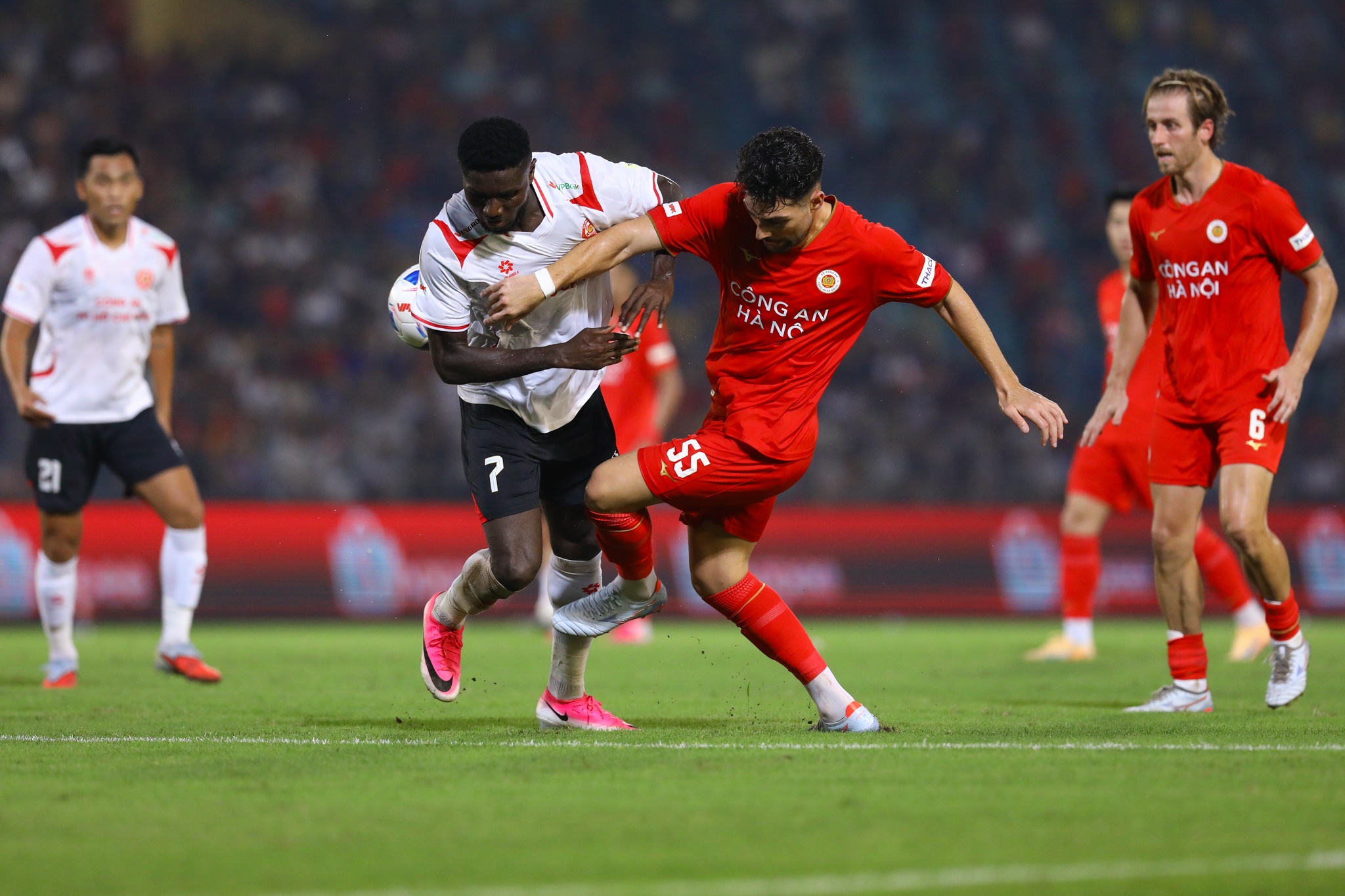 Lê Giang Patrik Siêu cúp ảnh 9 Lê Giang Patrik Siêu cúp ảnh 9