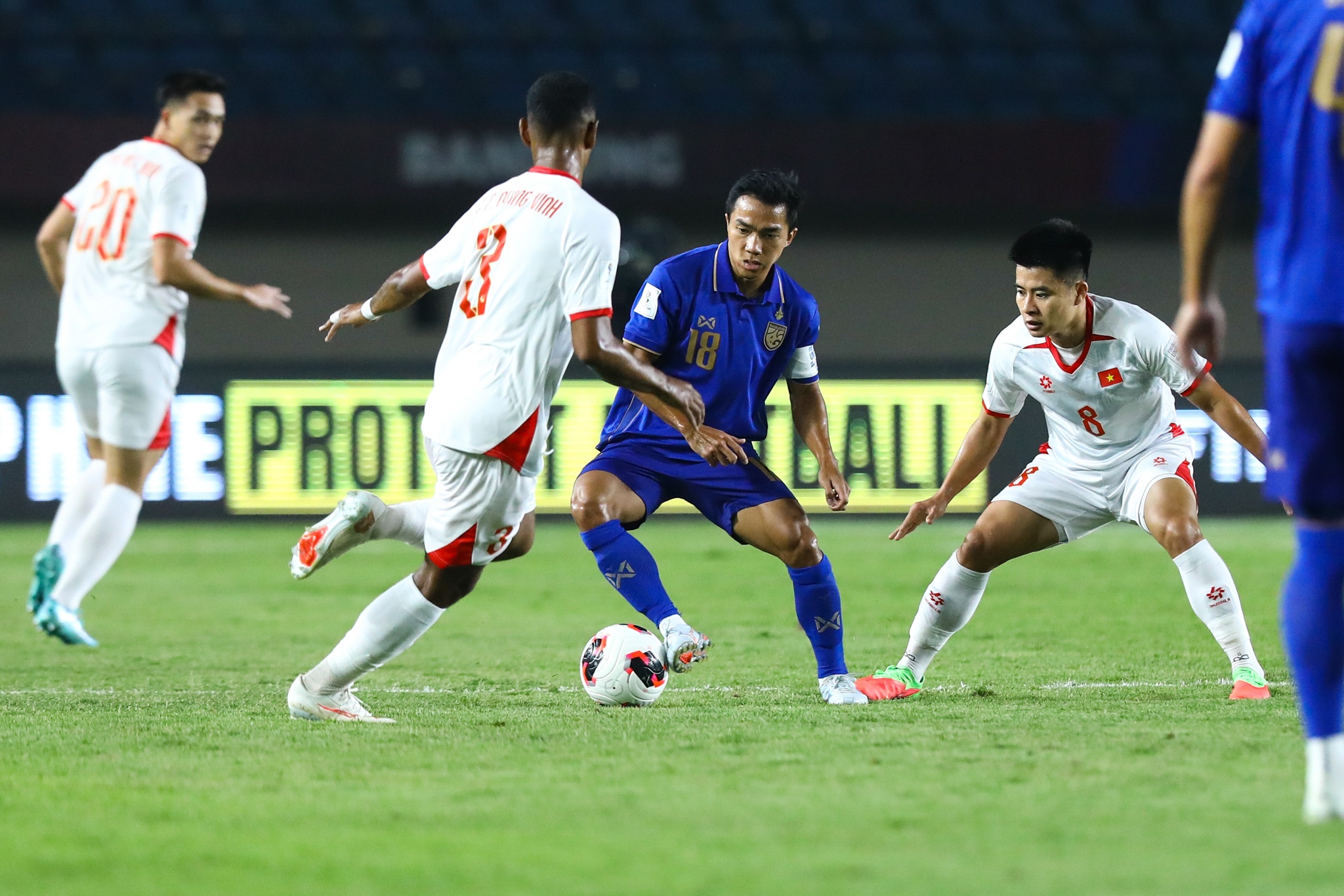 Chanathip gặp Ho&agrave;ng Đức ảnh 7