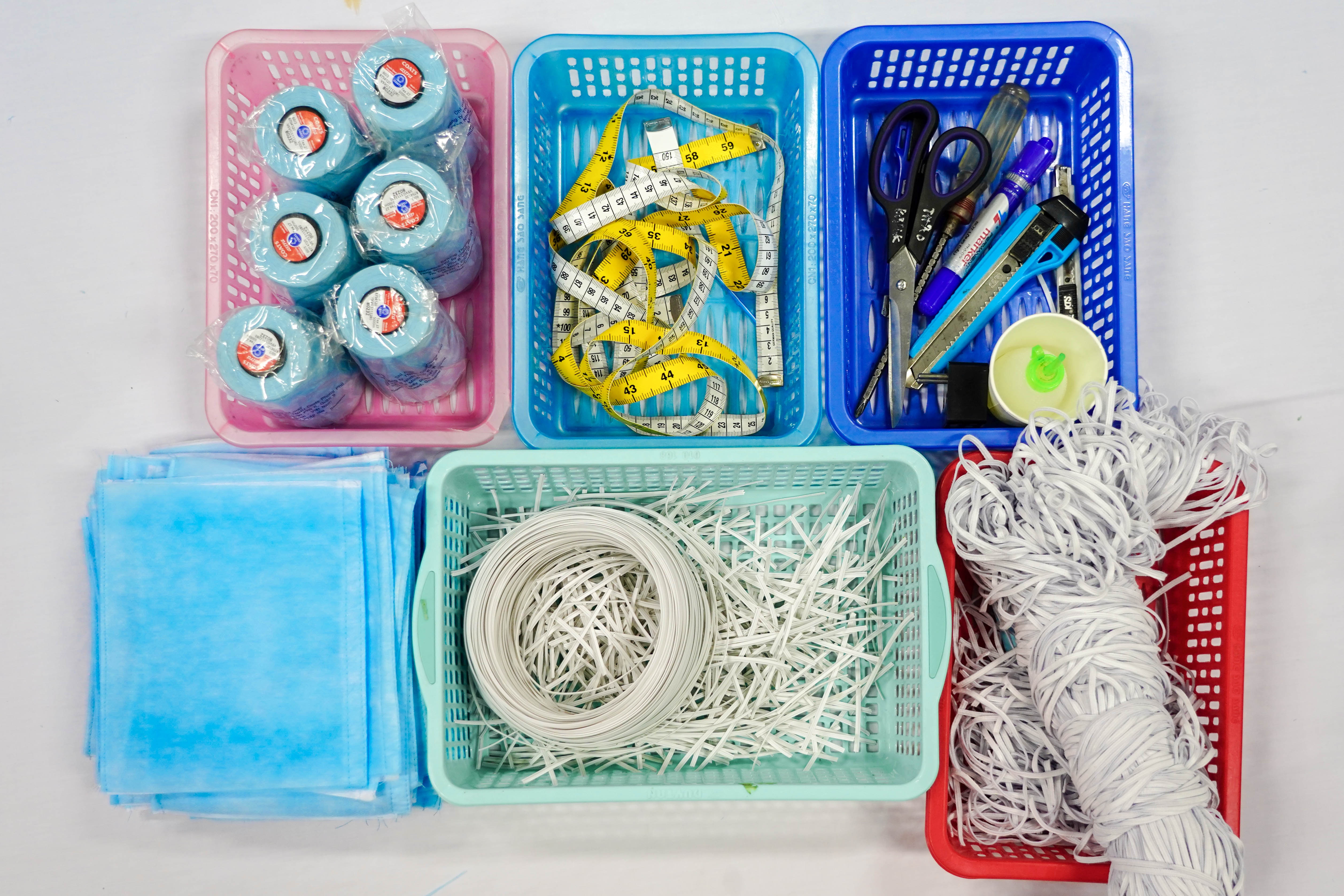 Thieu nguon cung nguyen lieu de may khau trang trong mua dich Covid-19 anh 2