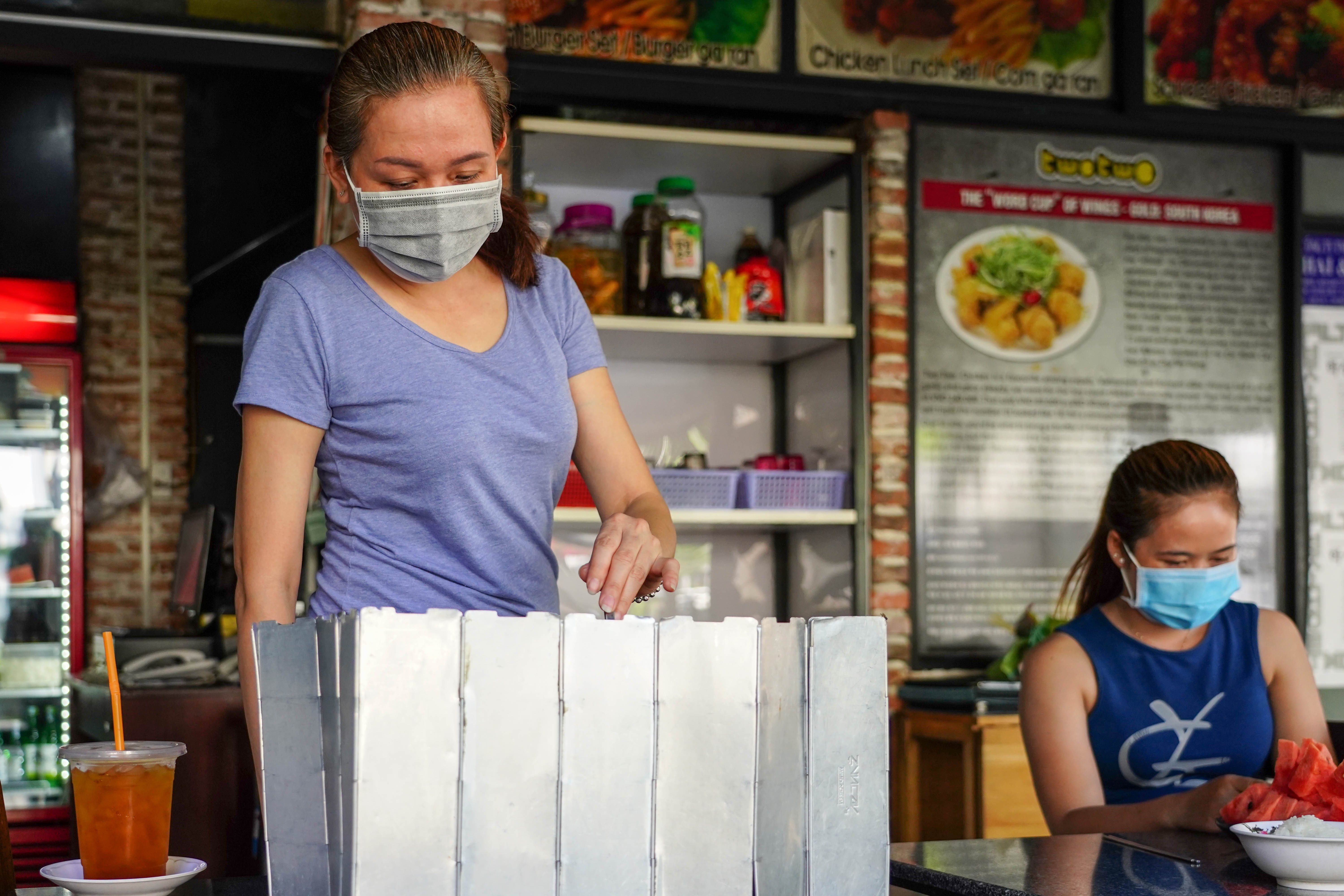 Chung cu Park View quan 7 tro lai binh thuong sau 2 ngay phong toa anh 8