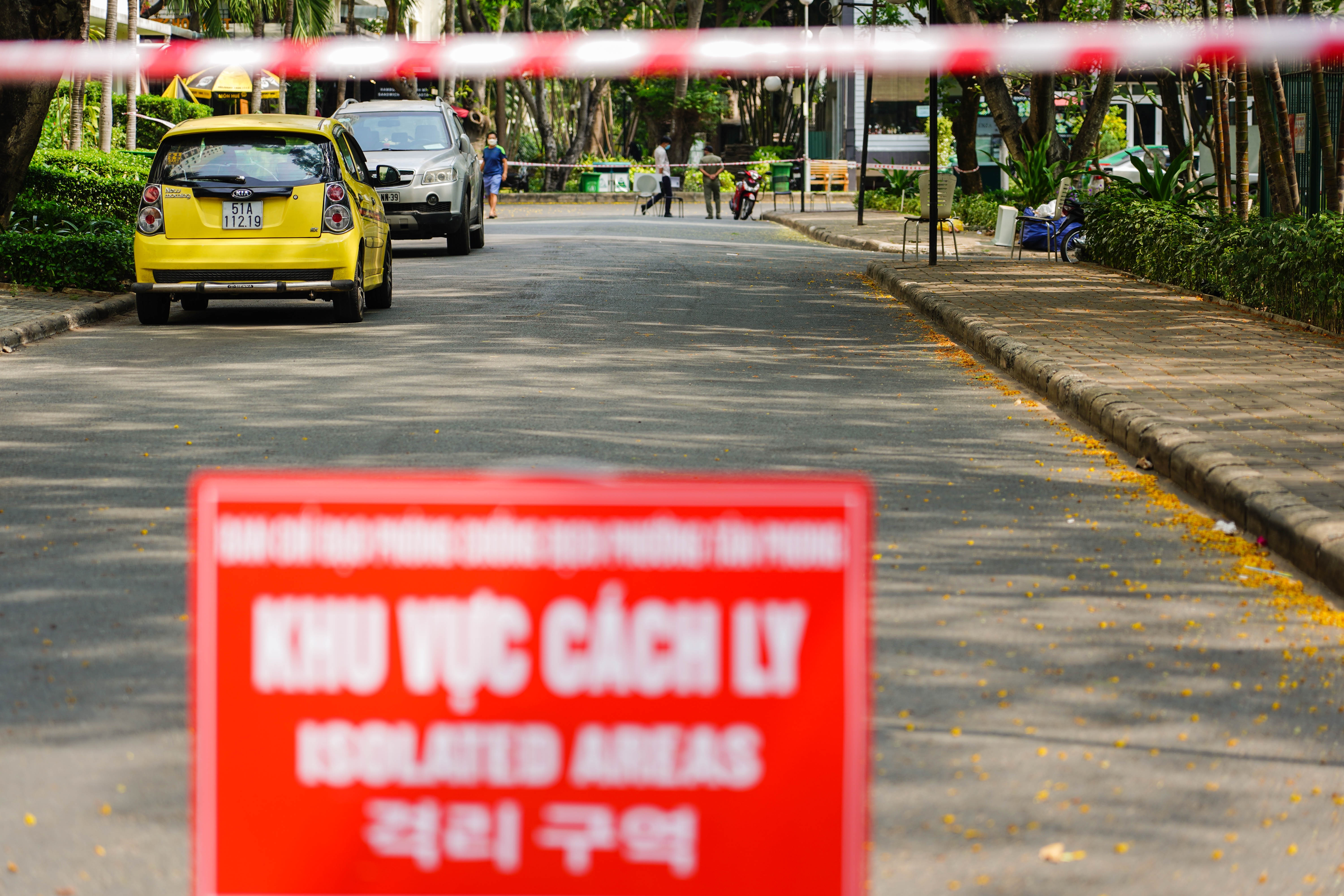 Chung cu Park View quan 7 tro lai binh thuong sau 2 ngay phong toa anh 2